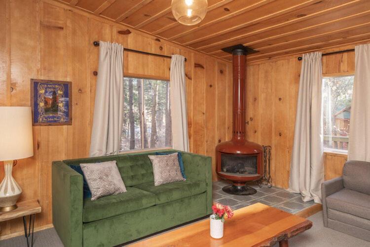 Oak Knoll Lodge Velké Medvědí jezero Exteriér fotografie